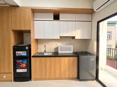 Комната с мебелью, авто у входа, конец Хо Тунг Мау, Нам Ты Лием