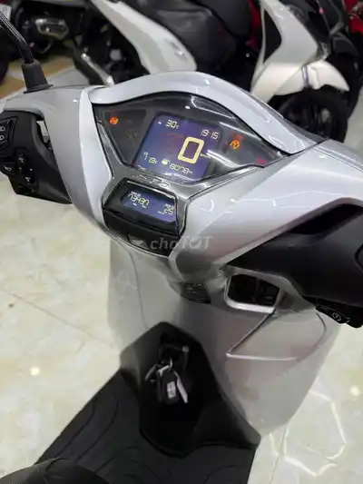 Honda SH 350i 2022 серебристый Bosche Тайланд 8048 км