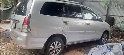 Toyota Innova 2008 Серебристый 7 мест