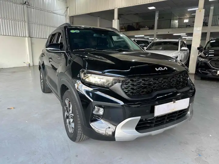 Kia Sonet Premium 2022 черный 45 000 км