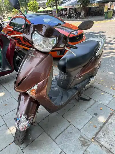 Honda Lead Fi с оригинальным кольцом.