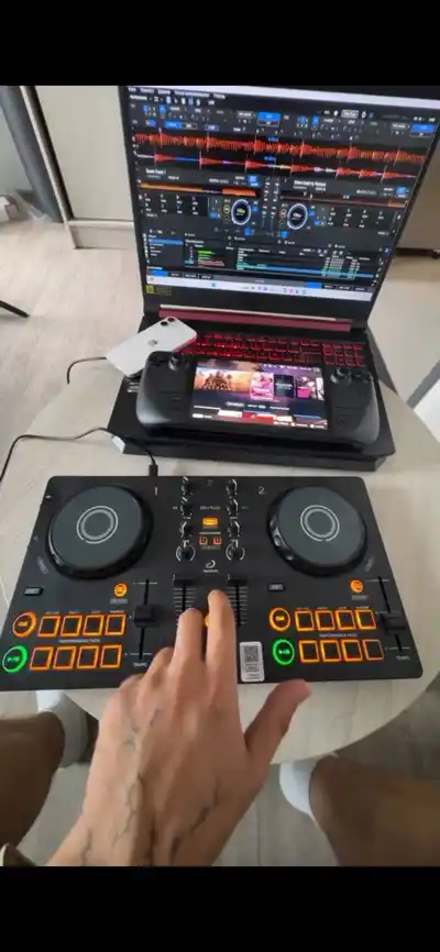 AlphaTheta DDJ-FLX2