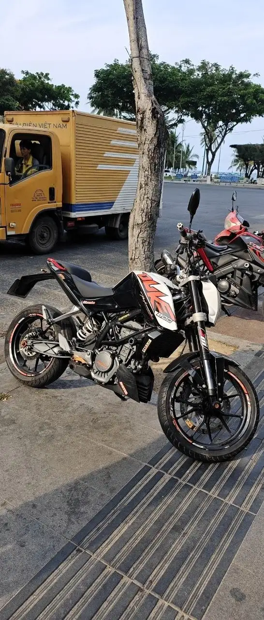 Мотобайк Duke 200 cc ABS 2017