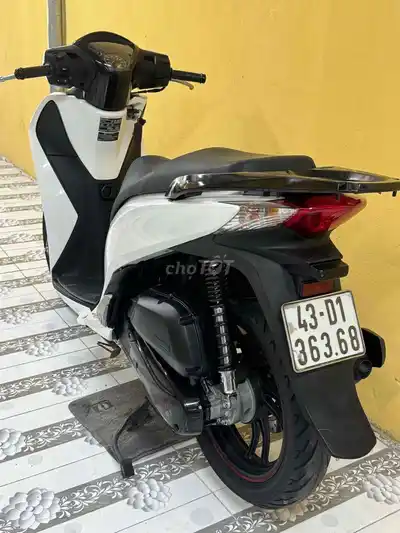 SH 125 2014 года бело-черный супер новый 43D1-363.68
