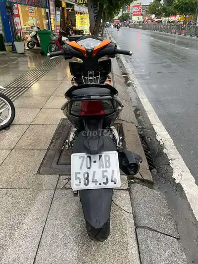 Honda Winner 2018 Черно-оранжевый 90% новый