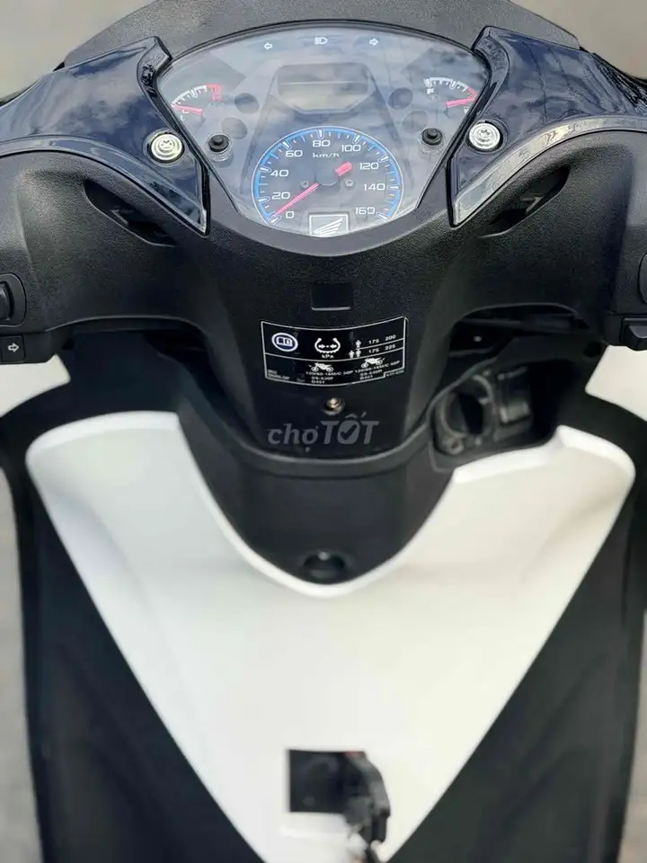 Honda SH 150 2016, родной замок, обвес под Италию