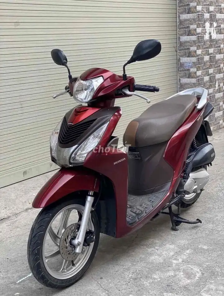 Honda Vision 2019 красного цвета