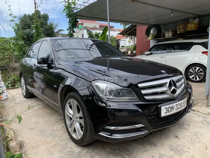 Mercedes-Benz C200 2012, черный