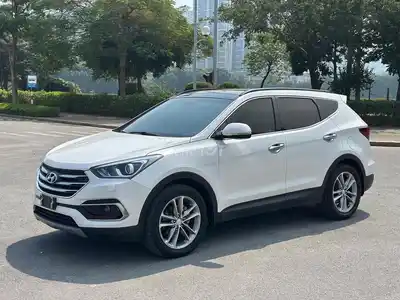 Hyundai Santafe 2018 2.4AT 4WD белый 110 тыс. км