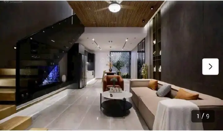 Дом 3 этажа, 3 спальни, 82 м²