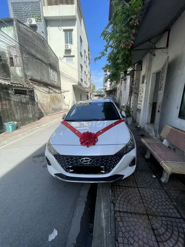 Hyundai Accent белый, 50 000 км