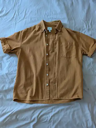Оверсайз рубашка H&M, широкие штаны Eddie Bauer, поло Zara, японская флисовая кофта Mind Games