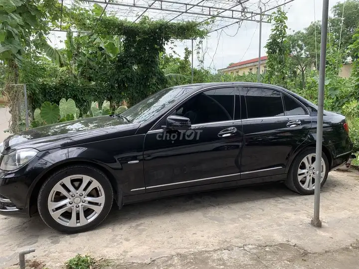 Mercedes-Benz C200 2012, черный