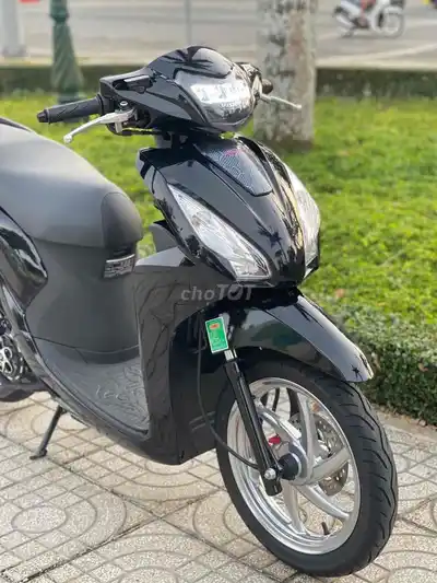 Черный Honda Vision
