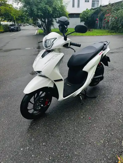 Мотоциклы Espero Velia 50cc (белый и чёрный)