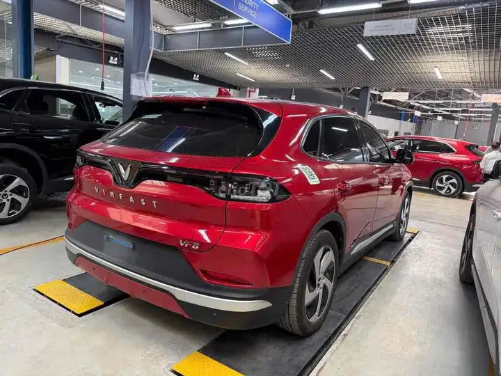 VF8 Eco батарея SDI 2023 спортивный красный - Одометр 53 тыс. км