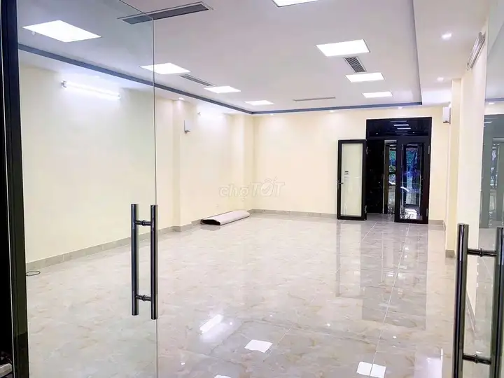 Сдается офис на улице Чунг Йен 75 кв.м 6 этажей