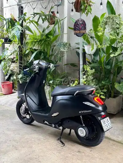 Электроскутер VinFast Evo 200, черный