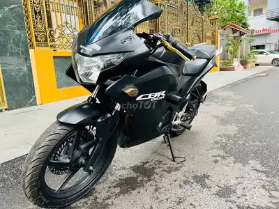 Honda CBR 150R 2018 Черный тайский автомобиль красивый и гладкий