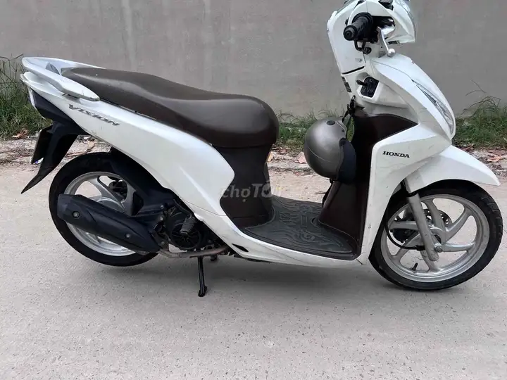 Honda Vision 2017 — отличное состояние, номер Хошимина, от собственника