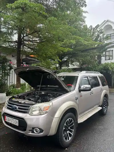 Ford Everest 2014 серебристый