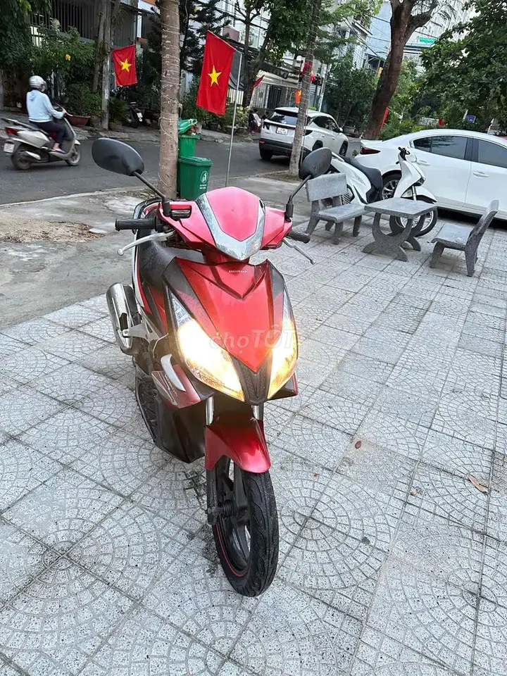 Honda Air Blade 2010 красный