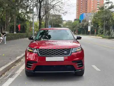 Range Rover Velar R-Dynamic S 2021, красный, в супер состоянии