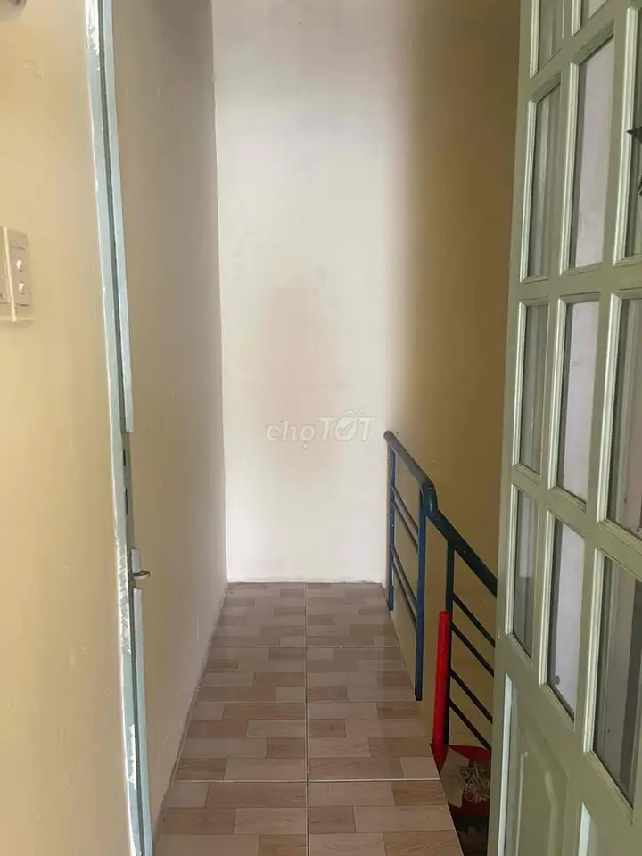 Комната для студентов, 2 этаж, на 2-3 человек, Бинь Тхань
