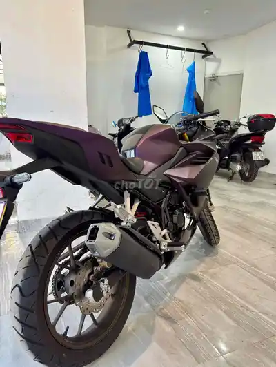 Honda CBR150R 2023 фиолетовый 4.649 км