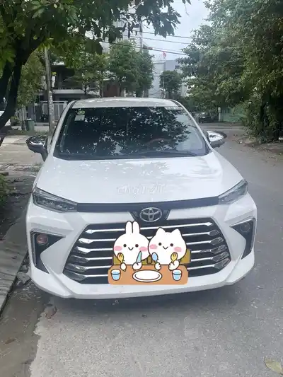 Toyota Avanza Premio 2023 Автомат Белый 7 мест