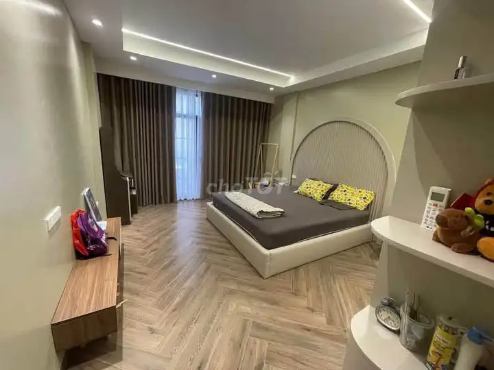 Дом 6 этажей с лифтом, Нгок Кхань, Бадинь, 40м2, авто у двери