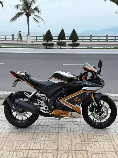 Yamaha R15 2021