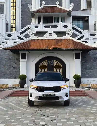 Kia Sonet 1.5AT Luxury - 2023