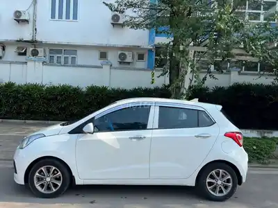 Hyundai i10 Хэтчбек полная комплектация 2014 Механика Белый