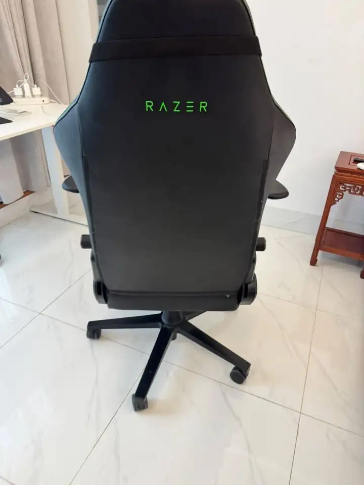 Офисные/компьютерные кресла REZER и S300