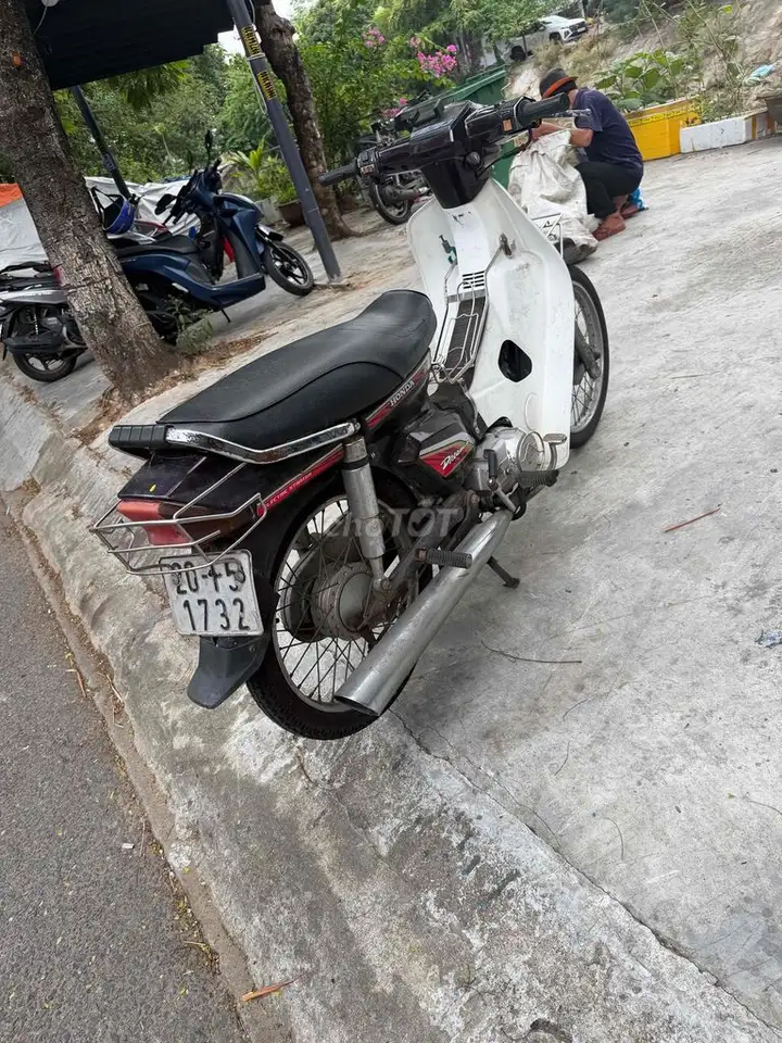 Honda Dream белый, черный, сборка Корея