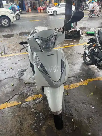 Honda Lead 2016 белый 28000 км