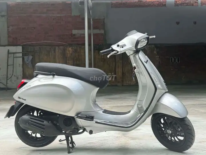 Piaggio Vespa Sprint 125 ABS серебристый