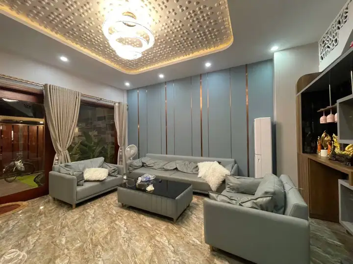Дом 3 этажа 3 спальни 100 м²