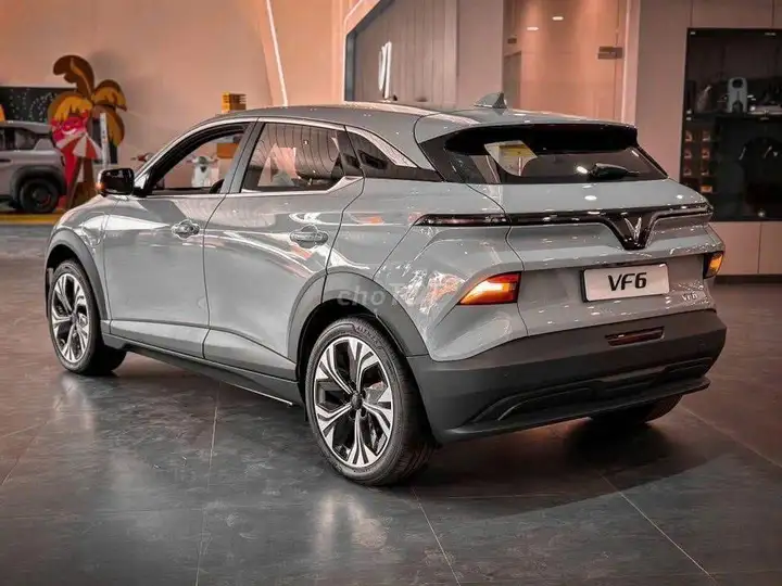 VinFast VF6 2026. Аванс 79 млн донгов. Оформление документов