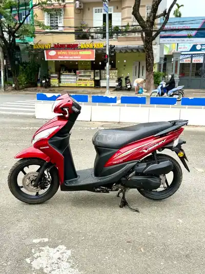 Honda Vision 2018 Красный