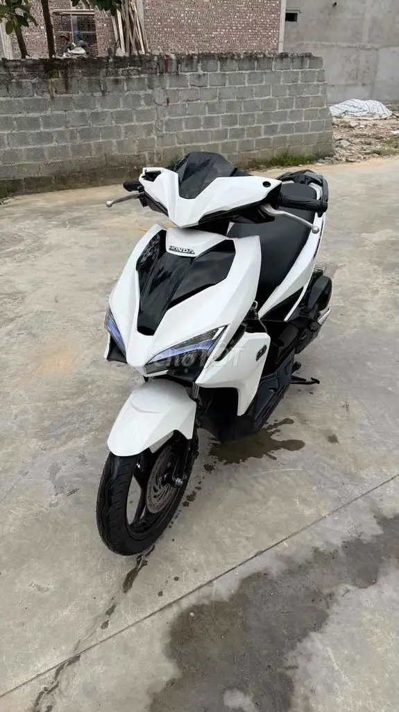 Honda Air Blade 2016 белый черный