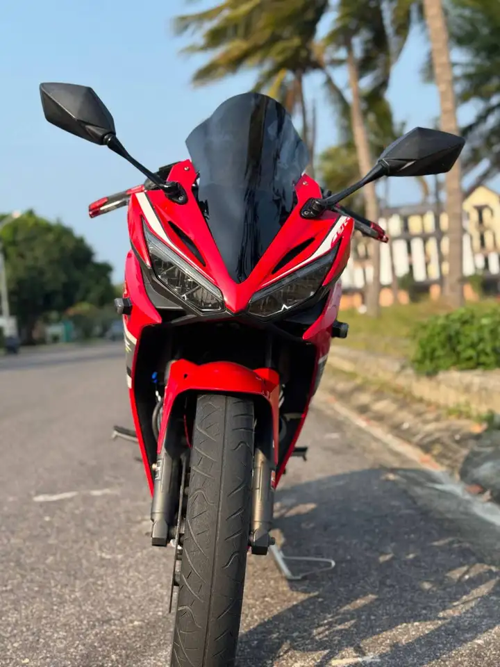 HONDA CBR150R 2018
