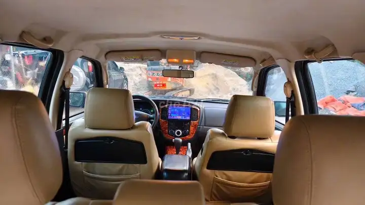 Ford Escape 2011, автомат, песочно-желтый