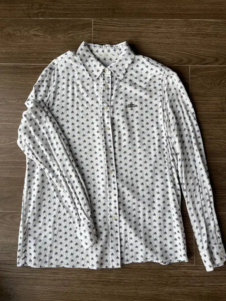 Рубашка US POLO ASSN, платье H&M, джинсы Levi's, купальники ROXI, роликовый массажер