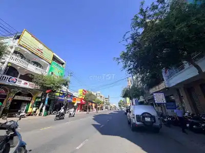 Аренда фасада здания на улице Тхай Нгуен, Нячанг, под бизнес