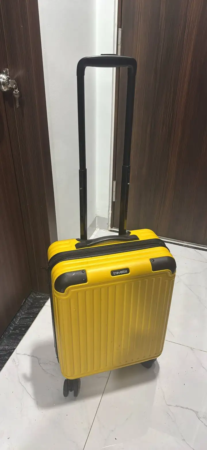 Чемодан 30-35 л