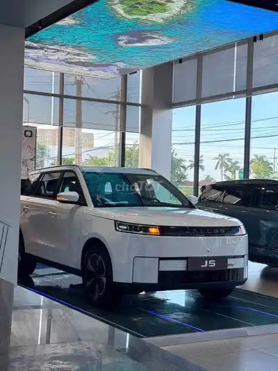 JAECOO J5 ICE Премиальный бензин белый