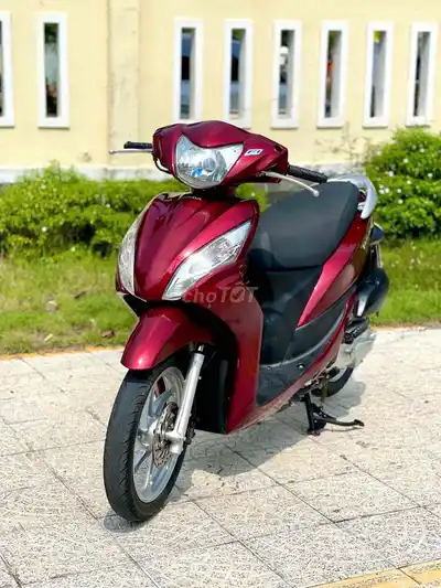 Honda Vision 2014 красный, полностью оригинал, от владельца