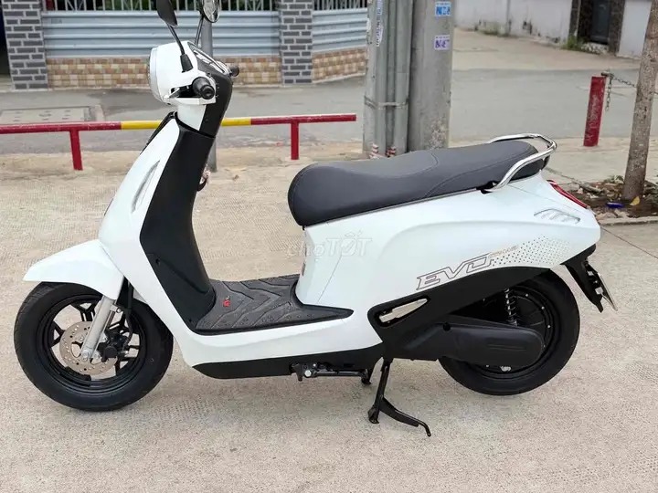 Электроскутер VinFast Evo Grand 2026 Белый 700 км